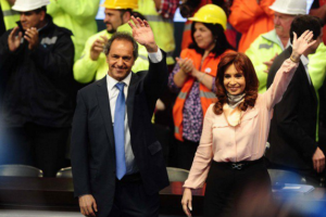 Scioli appeared next to President Kirchner in several nationwide TV broadcasts. (BonelliOk)
