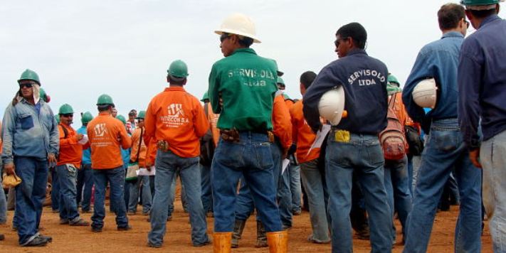 Colombian companies have allegedly asked for permission to layoff workers as the economy stagnates.