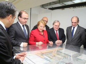 Michele Bachelet presenting infrastructure plan. (Viabilidad Chile)