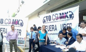 Taxi drivers demanded Mexico City's attorney general's office to close thei ride-sharing mobile-apps Uber and Cabify. 