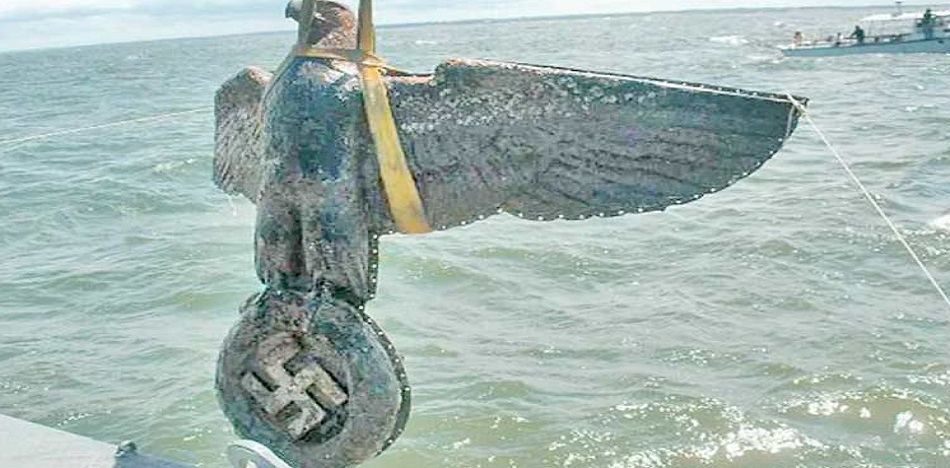 La enorme águila nazi que causó revuelo en Uruguay