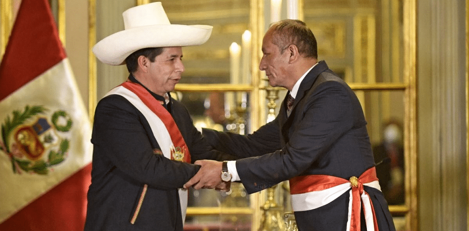 Fiscalía peruana solicita prohibición de salida del país a exministro de  Castillo