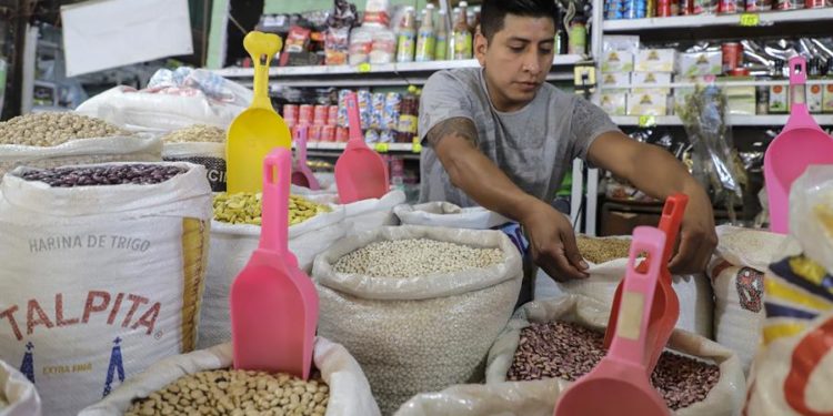 Perú cerró el 2022 con la inflación más alta de los últimos 26 años