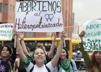 Feministas, alcaldía o policía: ¿Quién responde por ataque a la catedral de Bogotá?