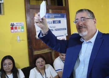 Bernardo Arévalo gana la elección presidencial en Guatemala