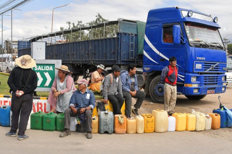 BOLIVIA-COMBUSTIBLE-CRISIS-X