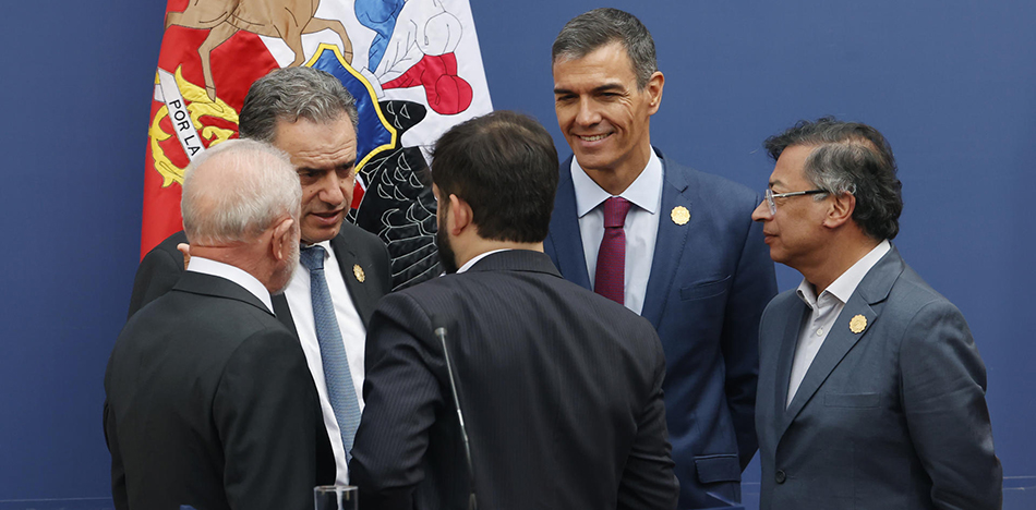 Mutacion-de-la-izquierda-en-reunion-en-Santiago-EFE