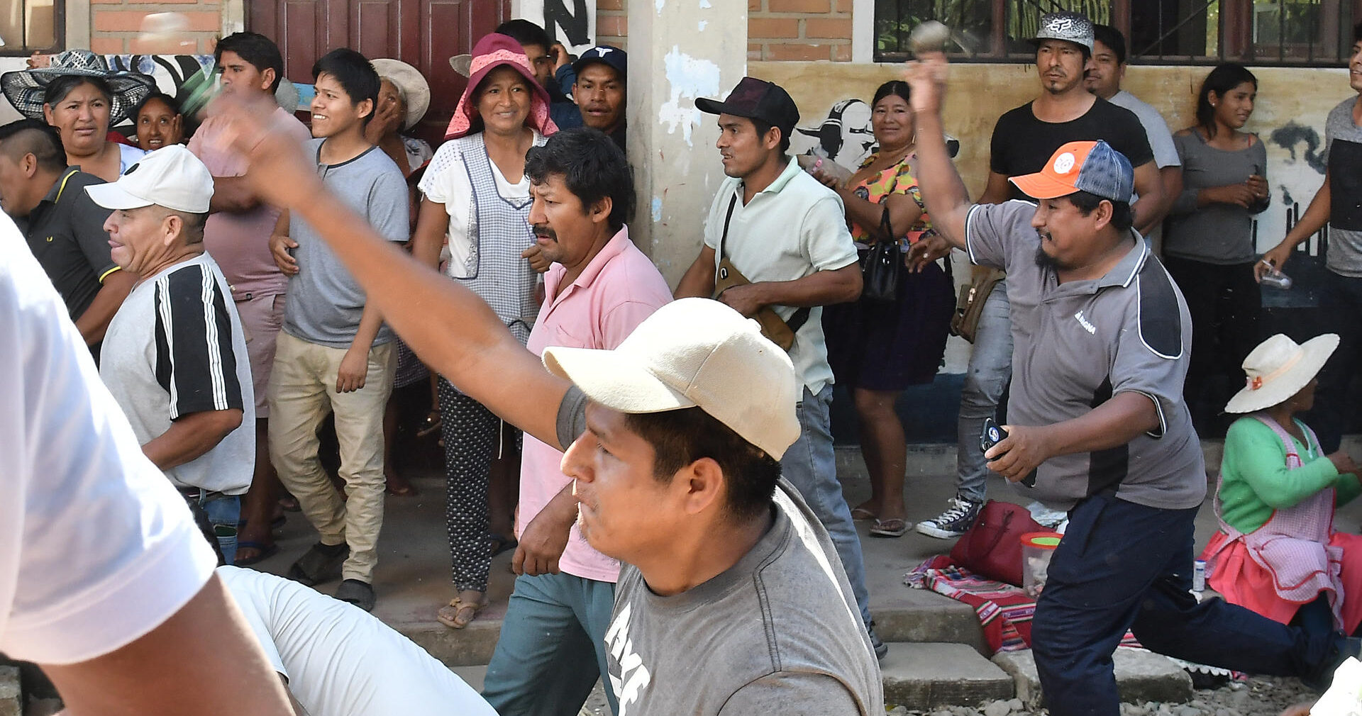 ELECCIONES-BOLIVIA-ABUCHEOS-PROTESTAS-EFE--e1755464603590