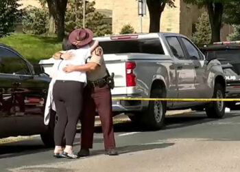 Dos niños muertos y 17 heridos deja tiroteo en escuela de Minneapolis