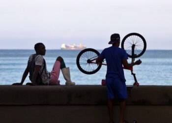 Agoniza el turismo en Cuba entre el dengue, el chikunguña y los apagones