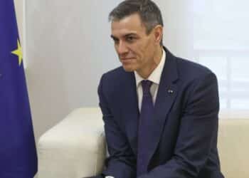 El Gobierno de Pedro Sánchez amenaza a recién casados que no paguen impuestos por recibir regalos