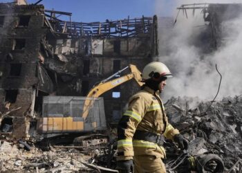 Bombardeo ruso con misil hipersónico Oréshnik deja muertos y heridos en Ucrania