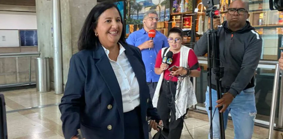 Regreso-de-Dinorah-Figuera-X