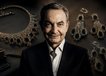 La justicia investiga a Zapatero por contrabando: poseía más de 1,5 millones de dólares en joyas