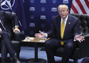 Trump lanza dos bombas desde la OTAN: pone fin al alto al fuego con Irán y corta el comercio con España