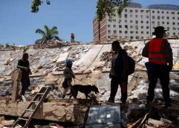 El periplo de un migrante venezolano para encontrar a los suyos vivos o muertos