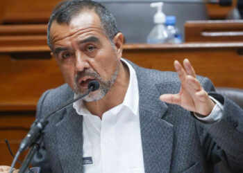 Síndrome de Hubris: la izquierda peruana amenaza a la prensa