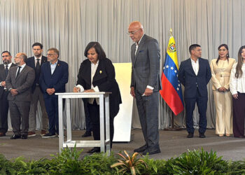 Chavismo y oposición pactan renovación total del TSJ y recuperación del oro en Inglaterra