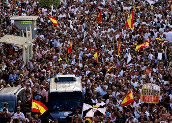 Piden en Ceuta la renuncia de Pedro Sánchez por la crisis migratoria