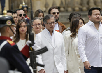Petro ya es expresidente de Colombia: «Creo que ustedes salen mejor que cuando yo entré»