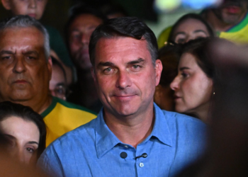 Flávio Bolsonaro se hace fuerte en el Senado y las regionales de cara a la segunda vuelta