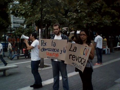 Jóvenes venezolanos liberales y progresistas se unen en marcha contra Maduro