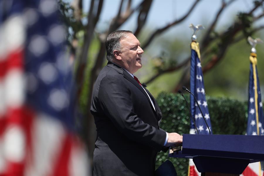 Pompeo pide cambios políticos en China para evitar amenazas totalitarias