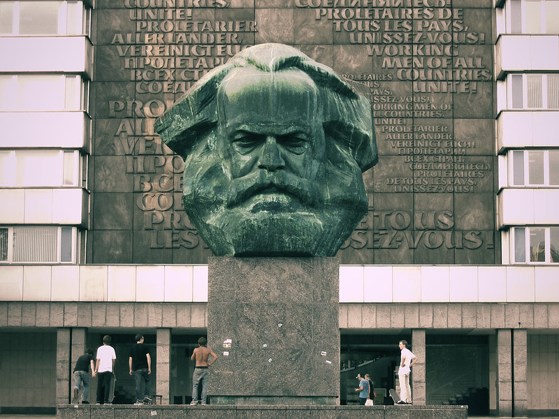 Marx estaría orgulloso: la locura de la academia de hoy