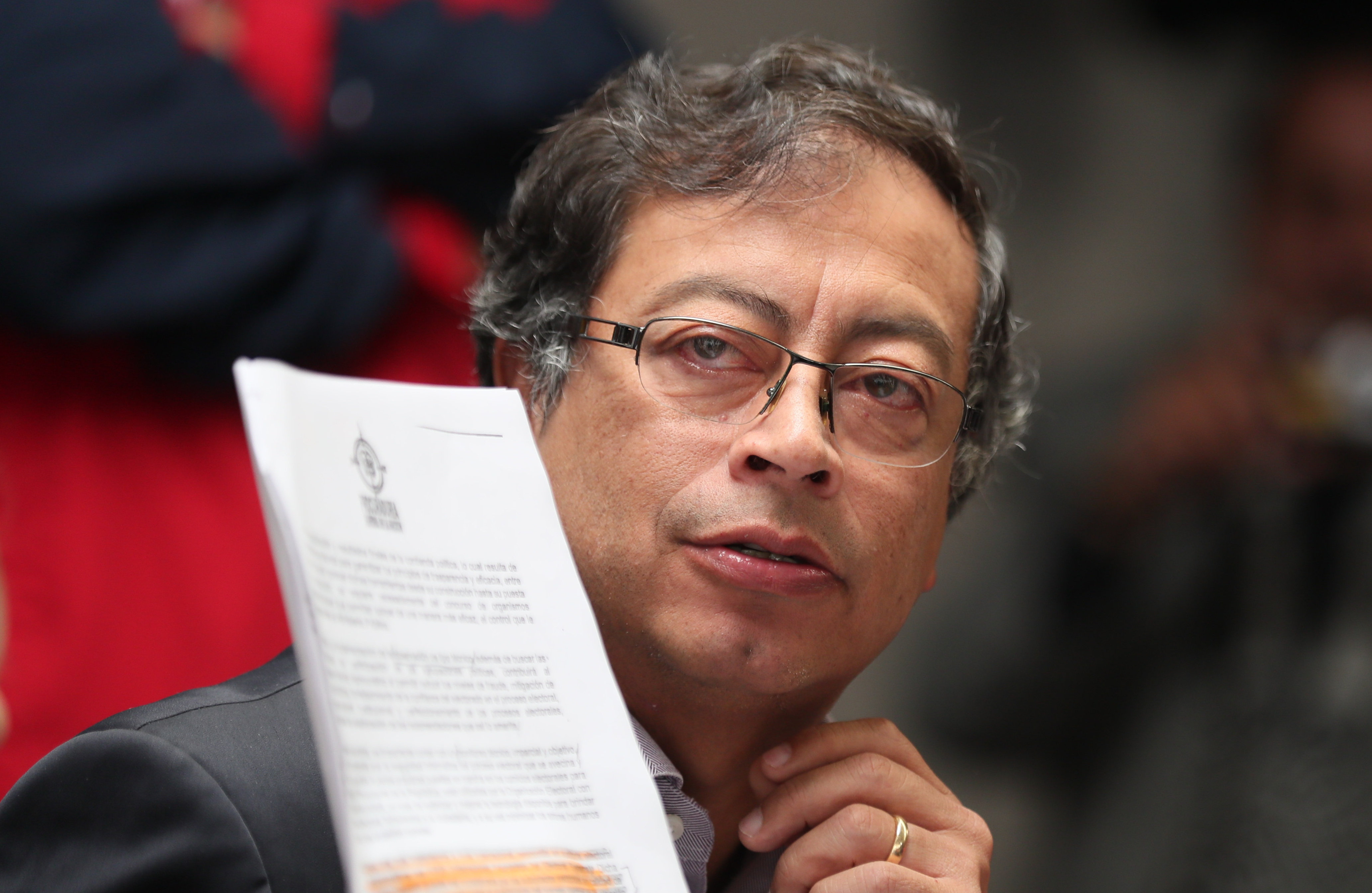 «Que pida software de Maduro si desconfía de instituciones»: Vargas a Petro