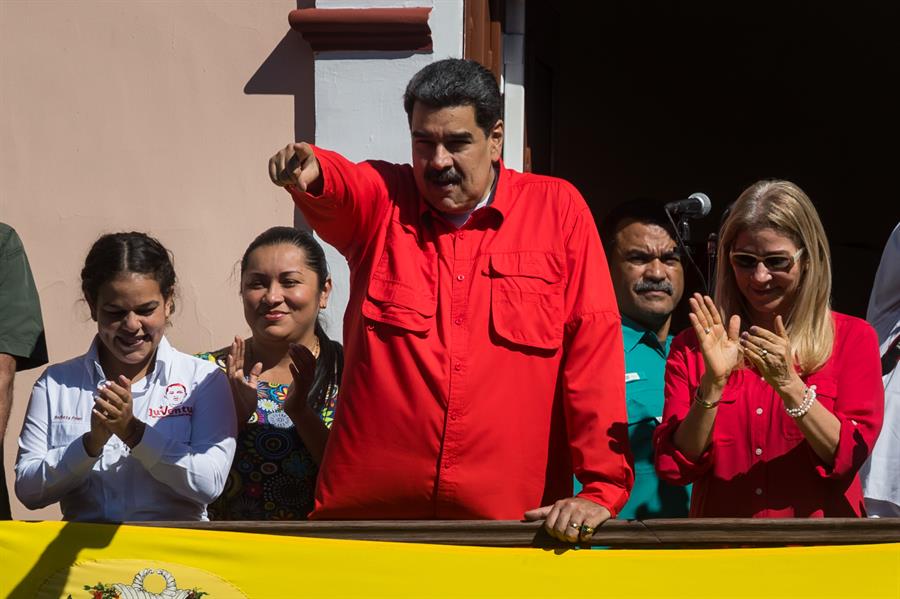 Chavismo busca cobrar impuestos a transacciones en divisas para financiarse