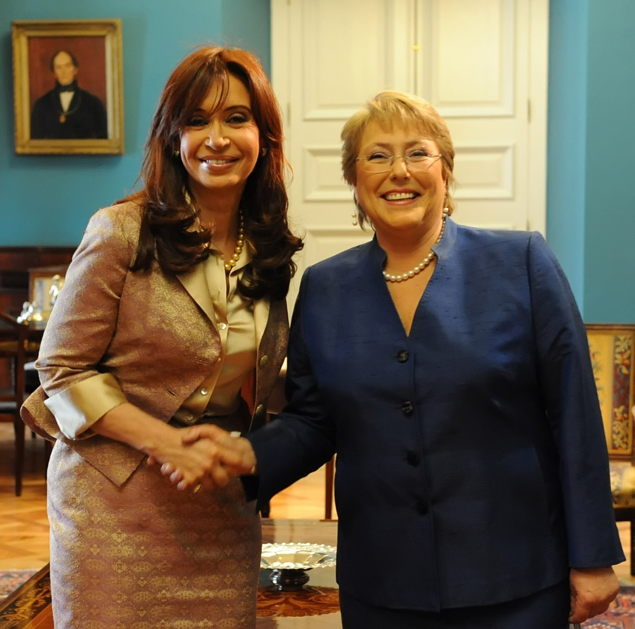 Bachelet y Kirchner reciben supuesta amenaza de Estado Islámico