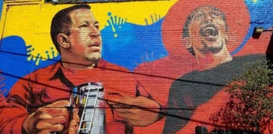 remoción de mural de Hugo Chávez