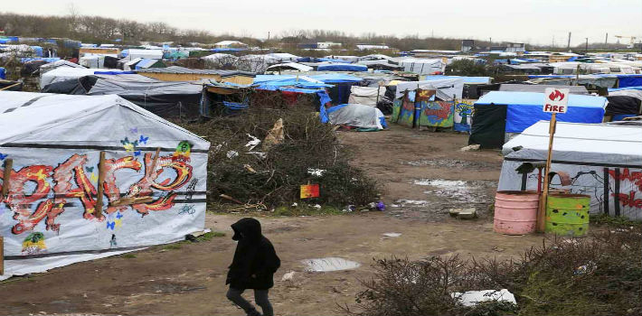 Francia inicia al fin evacuación de inmigrantes de la «Jungla de Calais»