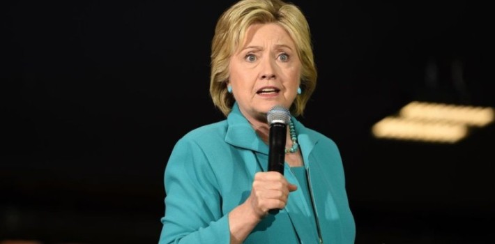 Por sustancia sospechosa desalojan sede central de campaña de Clinton
