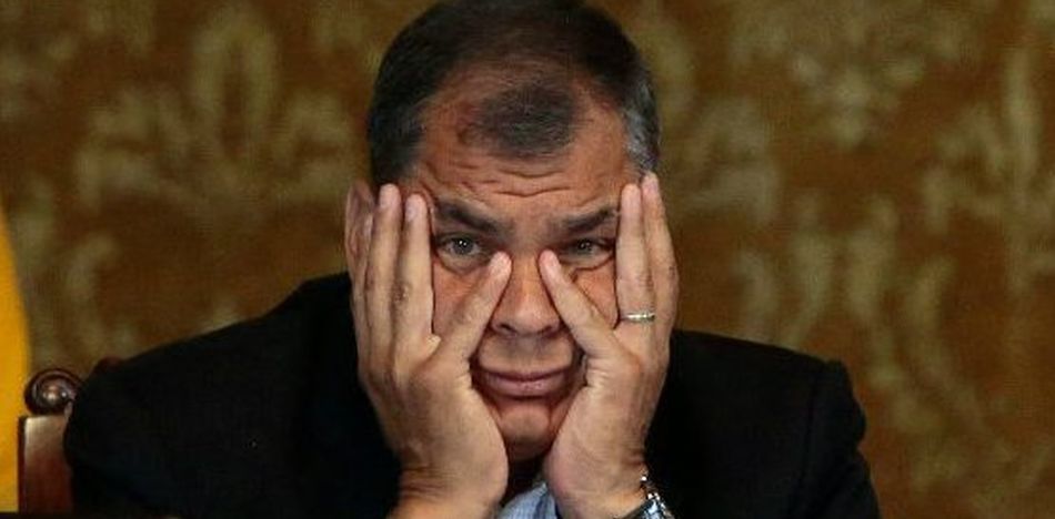 Correa pide la renuncia de Lenín
