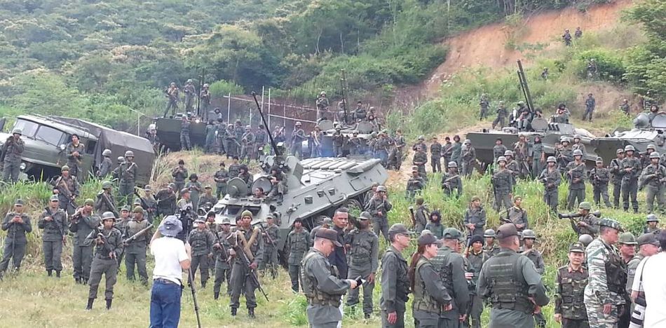 ejercicios militares con civiles