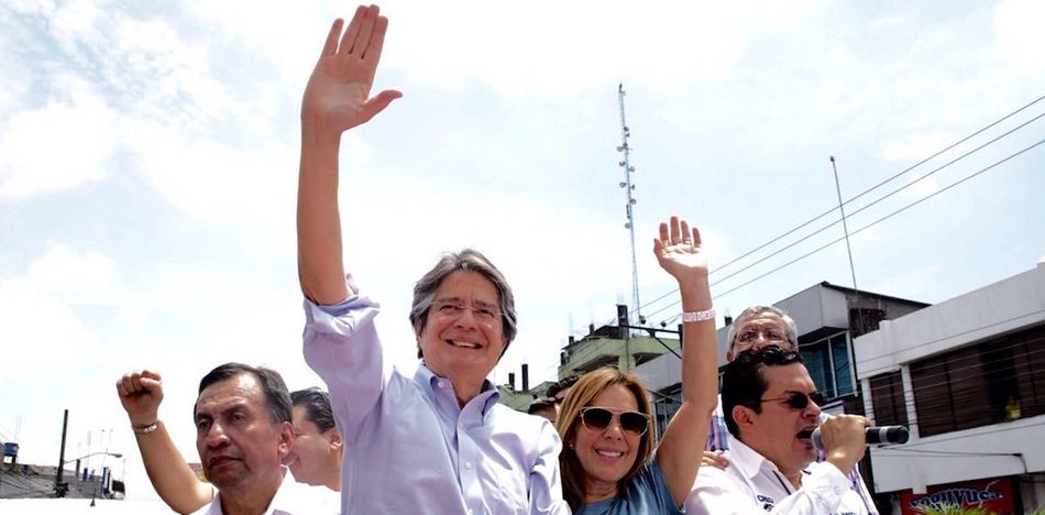 Exalcaldes de Quito se suman al respaldo del candidato opositor Guillermo Lasso
