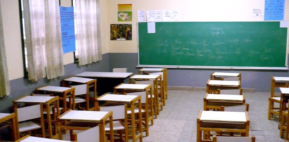 Gobierno peruano descontará sueldo a maestros que continúen en huelga
