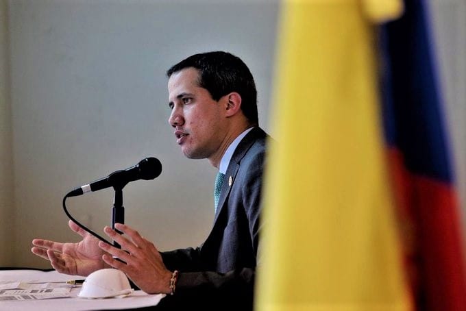 Antonio Ledezma indicó que le ha dicho al presidente interino Juan Guaidó "que se deje ayudar" (Archivo)