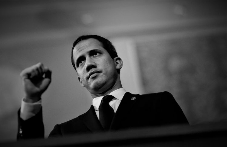 Renuncia Guaidó, Venezuela libre