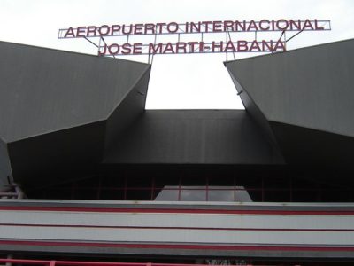 Hundimiento-en-pista-de-aterrizaje-de-La-Habana-causa-retrasos-y-desvios-de-vuelos