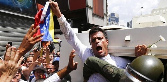 Denuncian que custodios militares amenazan de muerte a Leopoldo López