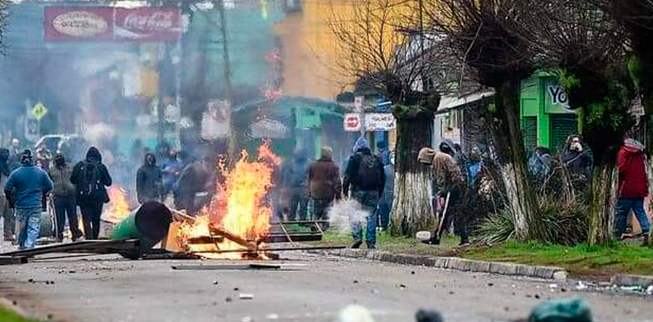 Chile: Terroristas amenazan al pueblo mapuche por no abrazar la violencia