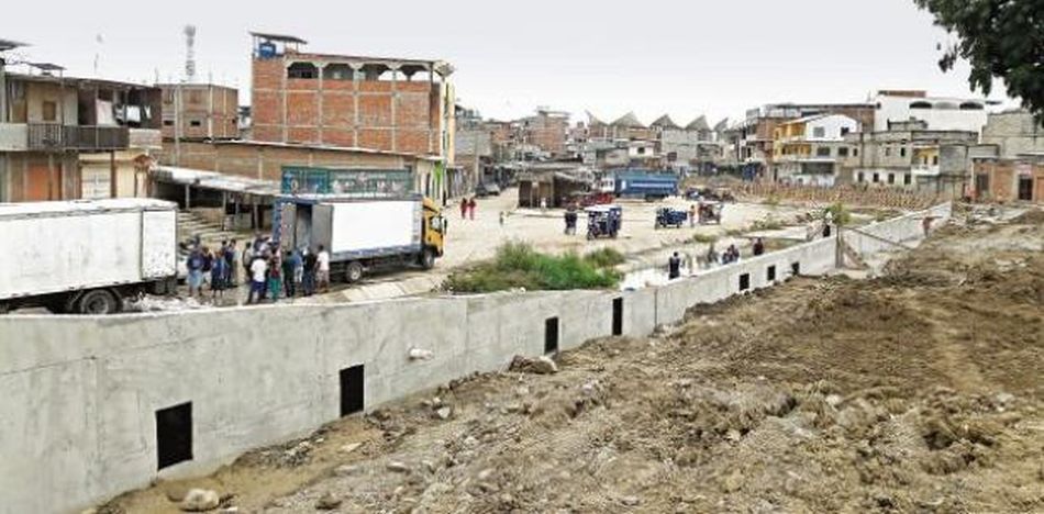 Peru-llama-a-consulta-a-embajador-en-Ecuador-por-muro-en-frontera