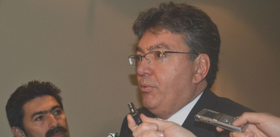 Ministro de Hacienda de Santos investigado por corrupción en Colombia