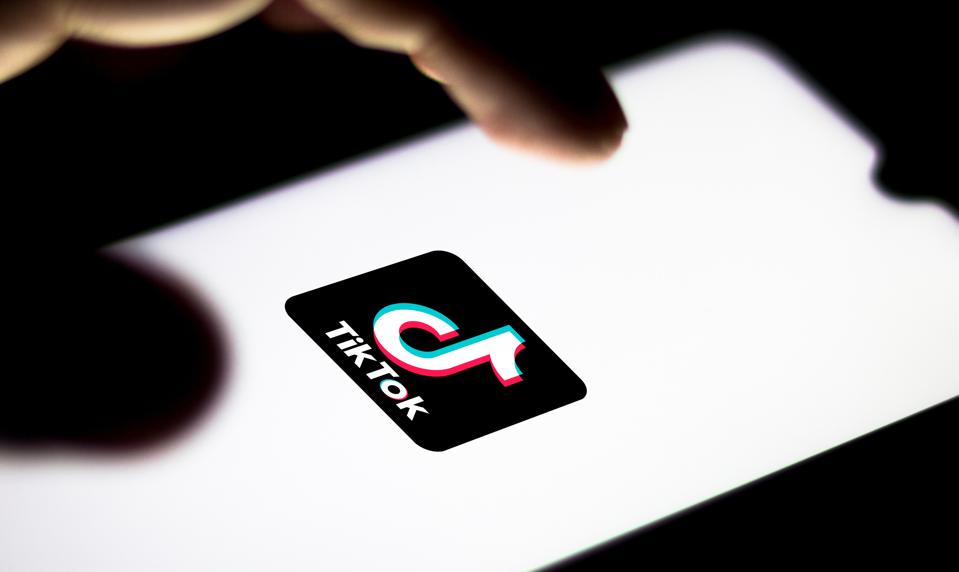 Twitter entra en la puja con Microsoft para comprar TikTok