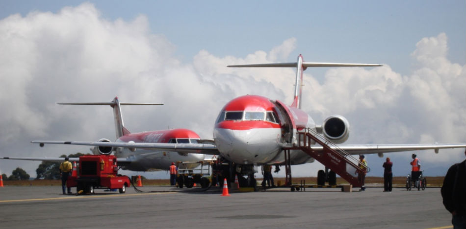 Prolongado mal clima en Colombia desata crisis en aeropuertos