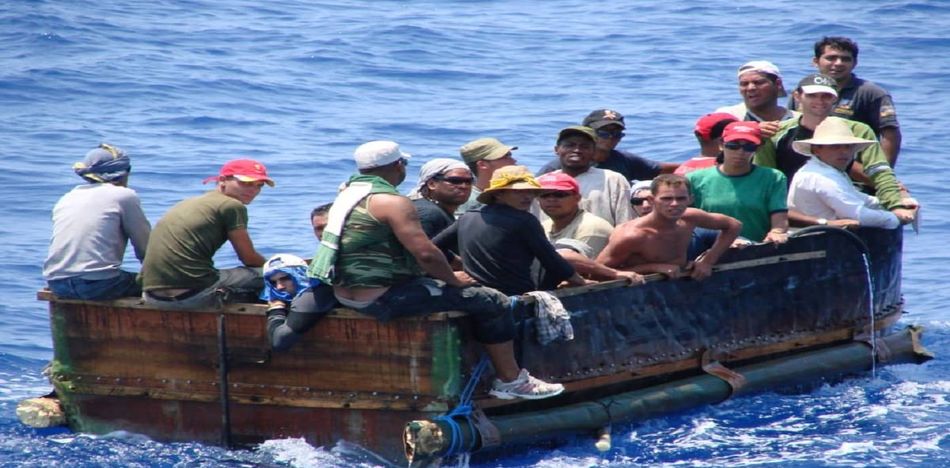 Gran grupo de balseros cubanos llega a los cayos de Florida