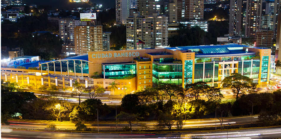 Chavismo amenaza con nacionalizar uno de los bancos más grandes de Venezuela