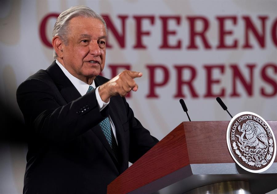 López Obrador autoritario exige a intelectuales disculparse con él por criticarlo